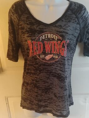 Mi Women's Gray Burnout V-Neck Detroit Red Wings Tee (Sheer )